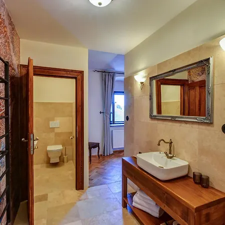 Boutique Pod Barborou 4*